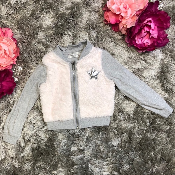 Pippa&Julie Grey and White Sweater Child size 3T - Picture 2 of 7